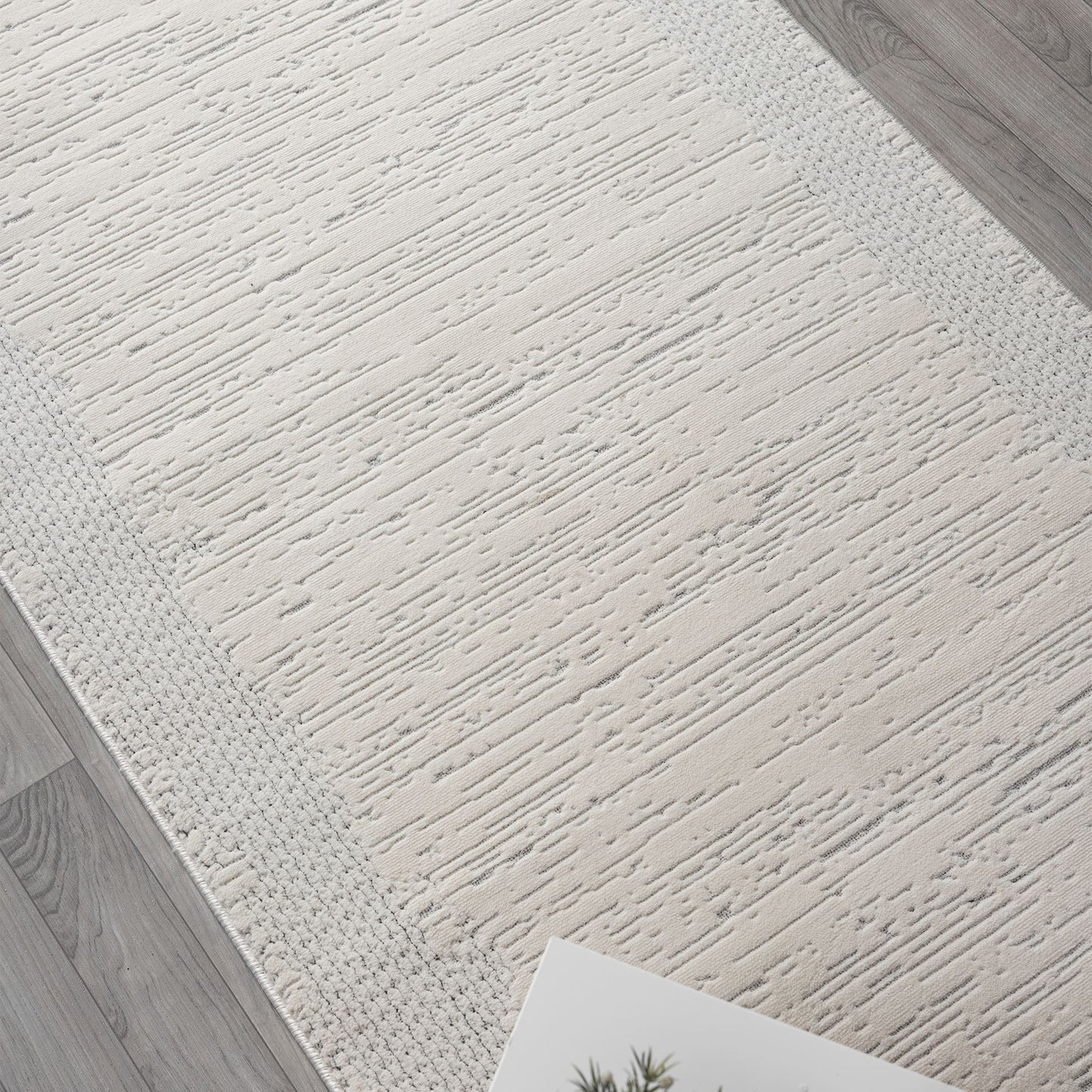 Lavish 715 Ivory Runner
